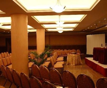 Celebrity Boutique Hotel Hyderabad Exterior photo